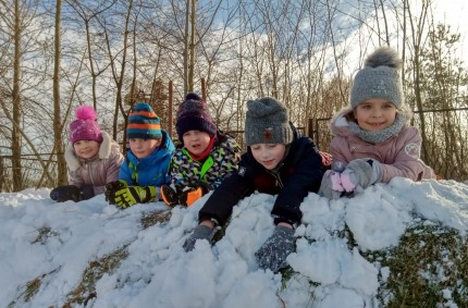 Zabawy na śniegu – grupa VI